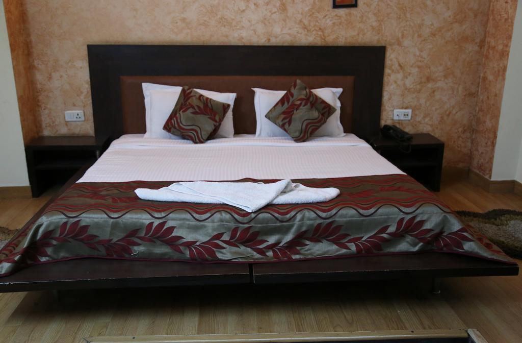 Hotel Mandakini Palace Delhi Zewnętrze zdjęcie