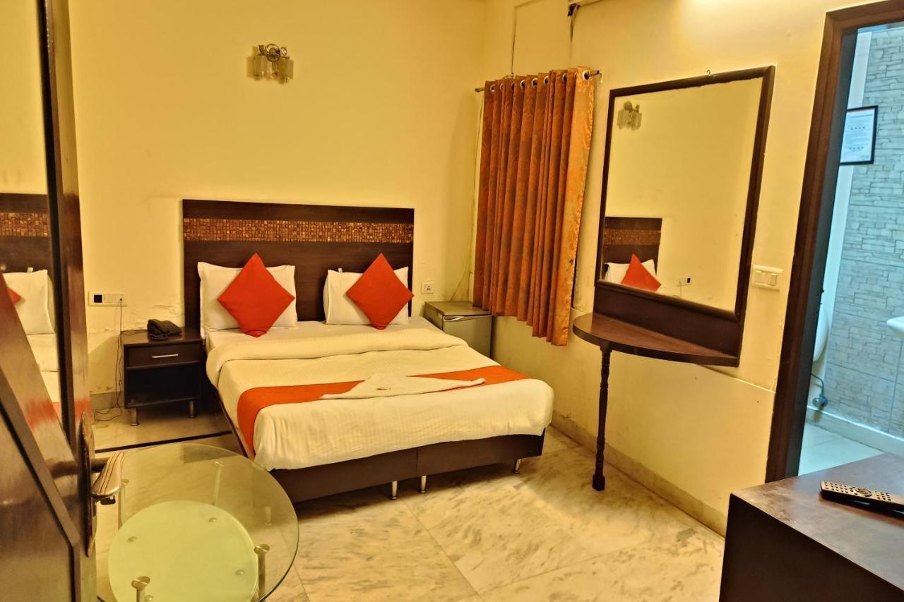 Hotel Mandakini Palace Delhi Zewnętrze zdjęcie